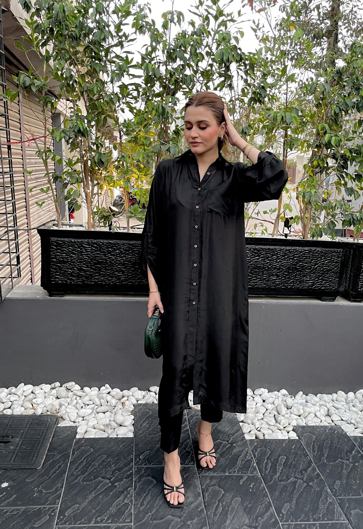 Black collared set